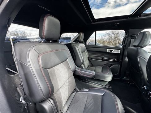 Certified 2023 Ford Explorer ST-Line w/ Class IV Trailer Tow Package image 38