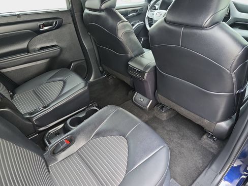 Used 2025 Toyota Highlander XSE AWD/4WD image 13