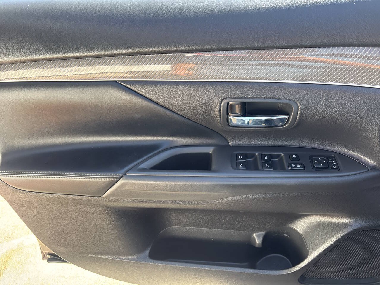 Used 2020 Mitsubishi Outlander SEL AWD/4WD image 17