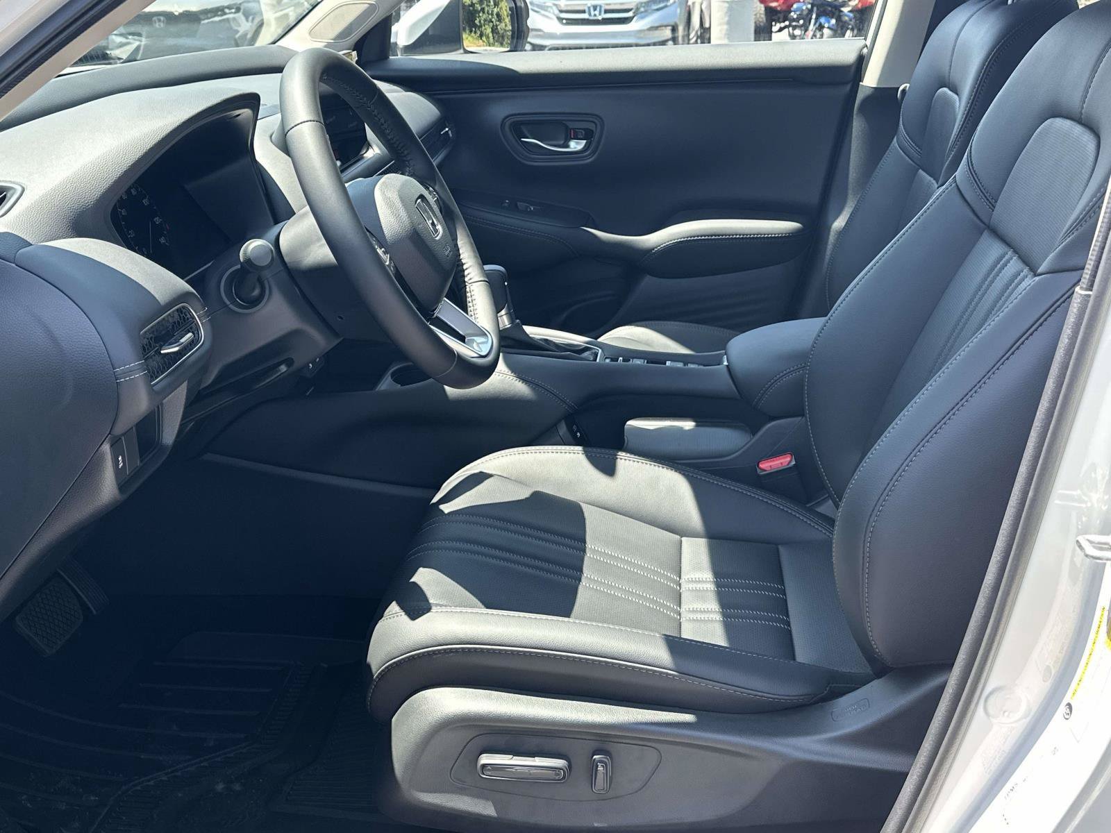 New 2027 Honda HR-V EX-L image 4