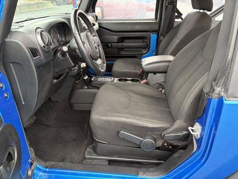 Used 2016 Jeep Wrangler Sport w/ Connectivity Group image 4