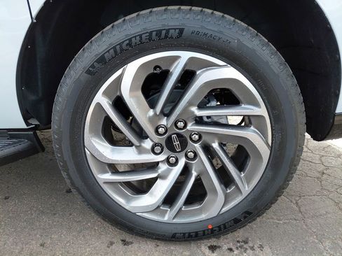 New 2026 Lincoln Navigator L Premier image 6