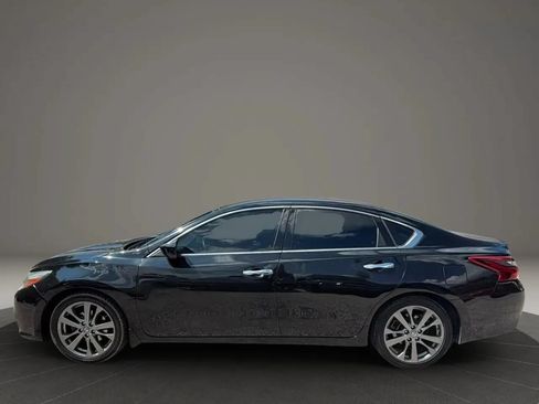 Used 2018 Nissan Altima 2.5 SR w/ SR Special Edition FWD image 2