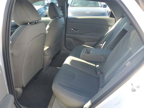 Certified 2025 Hyundai Elantra SEL image 23