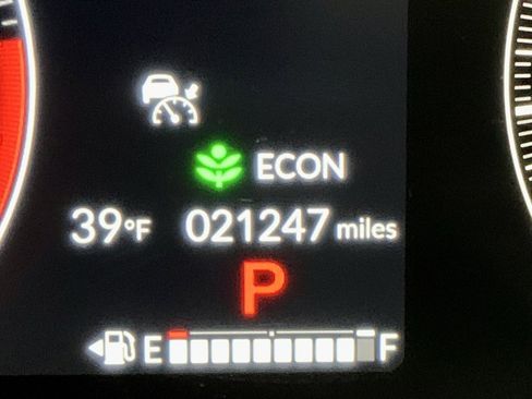 Used 2025 Honda Pilot TrailSport image 36