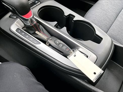 Used 2024 Chevrolet Trax RS w/ Sunroof Package image 30