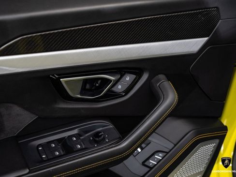 Used 2019 Lamborghini Urus image 20