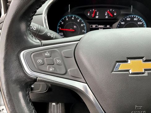 Used 2018 Chevrolet Equinox LT image 18