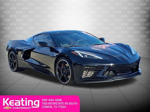 Used 2024 Chevrolet Corvette Stingray Coupe RWD image 3
