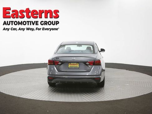 Used 2025 Nissan Altima 2.5 SV FWD image 34