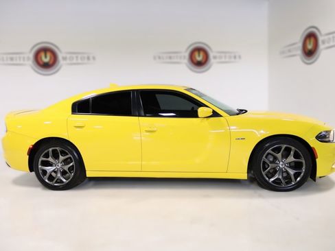 Used 2017 Dodge Charger R/T w/ Beats Audio Group image 5