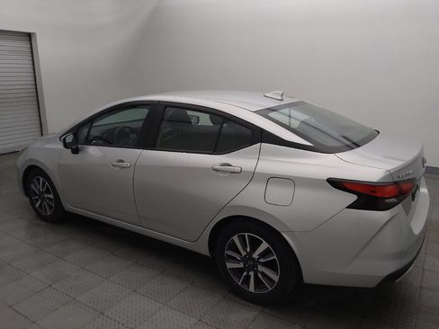 Used 2023 Nissan Versa SV FWD image 3