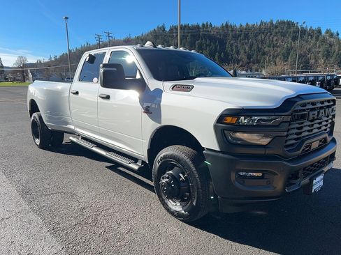 New 2026 RAM 3500 Tradesman image 4