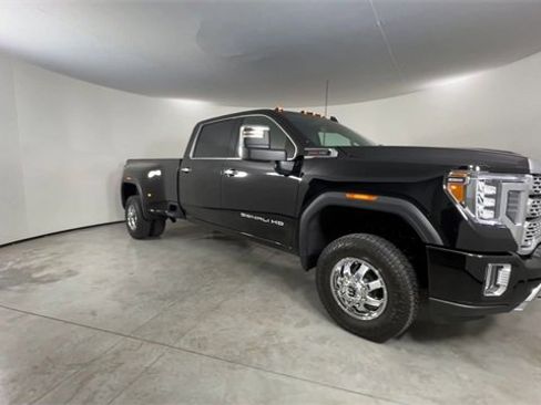 Used 2023 GMC Sierra 3500 Denali image 2
