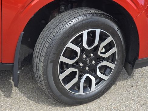 Used 2024 Ford Maverick Lariat AWD/4WD image 9