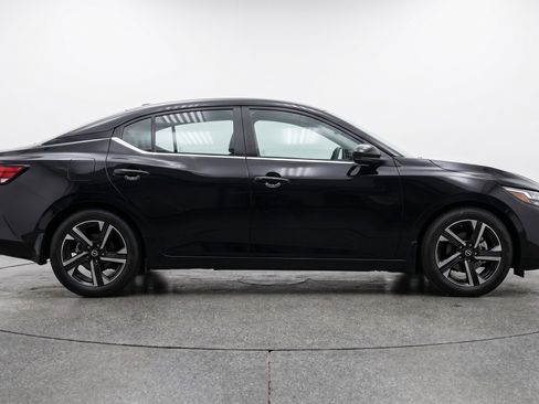 Used 2025 Nissan Sentra SV FWD image 11