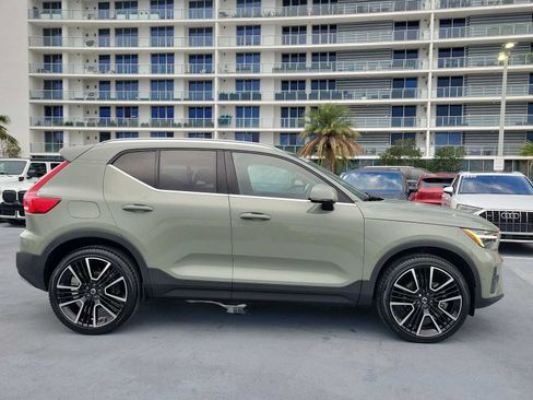Used 2024 Volvo XC40 B5 Ultimate w/ Protection Package Premier AWD/4WD image 7