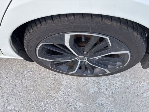 Used 2023 Nissan Altima 2.5 SR w/ SR Premium Package image 8