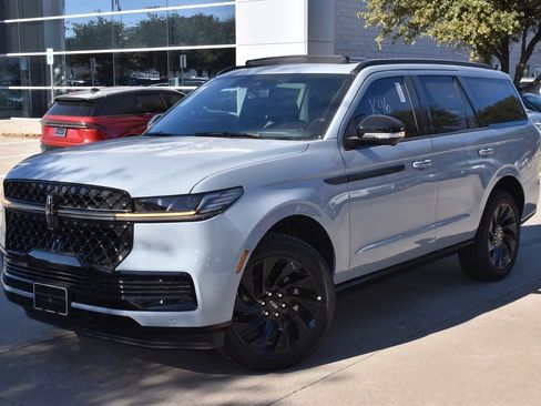 New 2025 Lincoln Navigator Reserve w/ Jet Appearance Package image 12