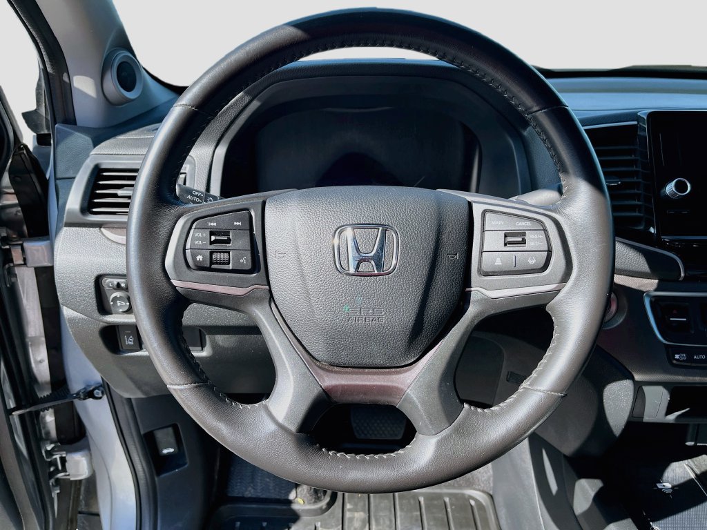 Used 2025 Honda Ridgeline Sport image 11