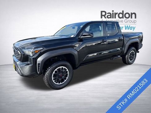 Used 2024 Toyota Tacoma TRD Off-Road AWD/4WD image 3