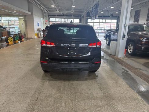 Used 2024 Chevrolet Equinox LS w/ LS Convenience Package image 3