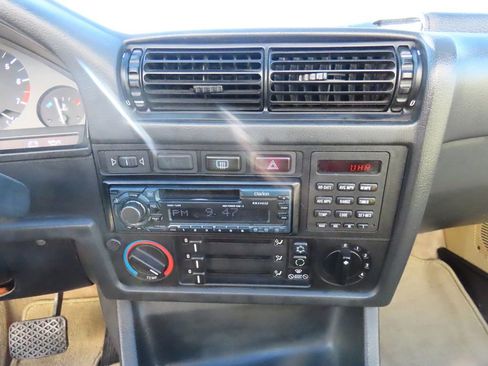 Used 1987 BMW 325i Convertible image 20