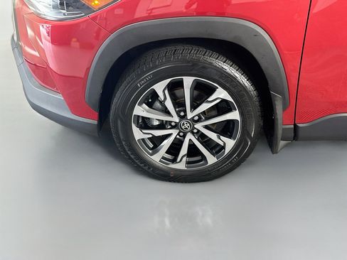 Used 2024 Toyota Corolla Cross XLE w/ Convenience Package FWD image 10