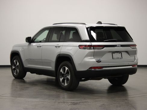 Used 2023 Jeep Grand Cherokee 4WD 4xe image 6