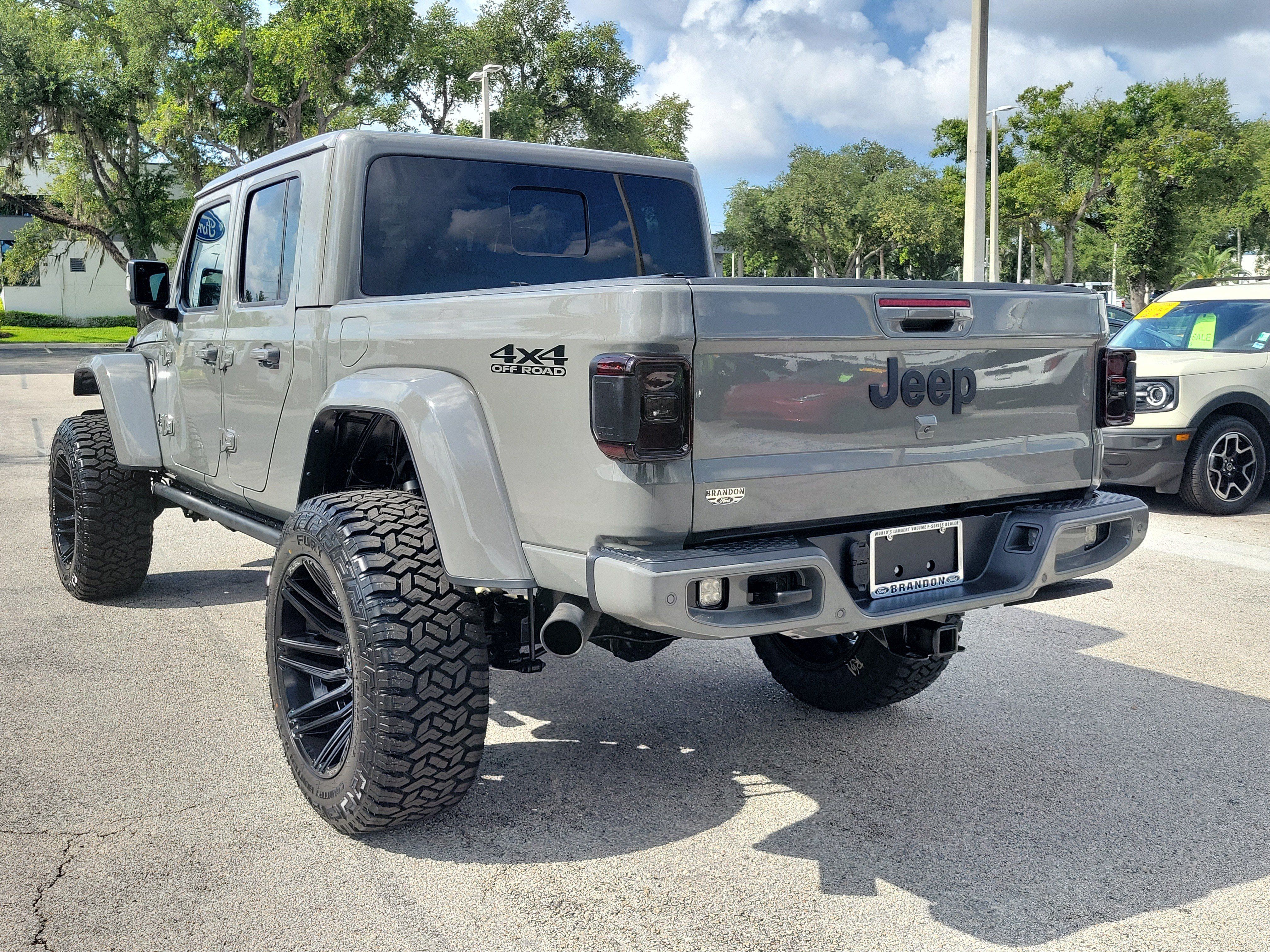 Used 2022 Jeep Gladiator Overland AWD/4WD image 8