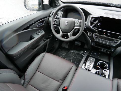 New 2026 Honda Ridgeline Black Edition image 9