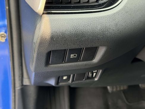 Used 2020 Toyota C-HR LE FWD image 18