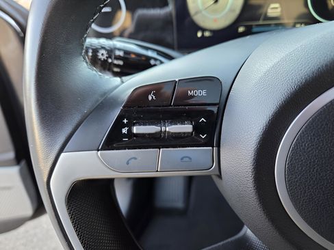 Used 2023 Hyundai Elantra Limited image 13