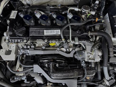 Used 2023 Toyota Corolla Cross L image 38