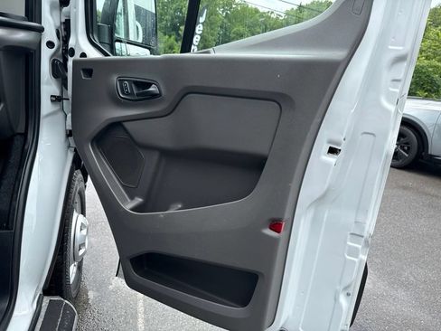 Used 2024 Ford Transit 250 Low Roof AWD w/ Exterior Upgrade Package image 27