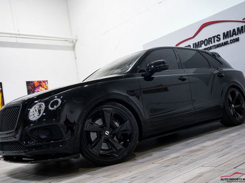 Used 2018 Bentley Bentayga image 4