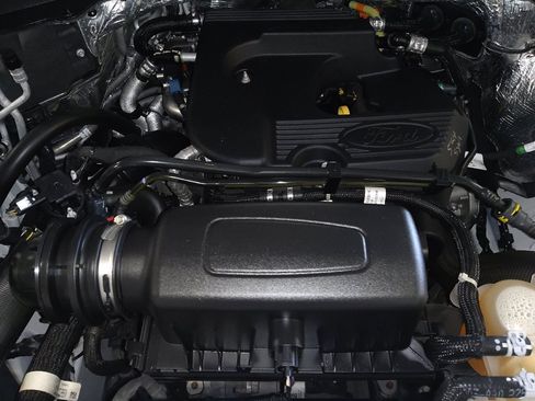 Used 2020 Ford Explorer XLT w/ Equipment Group 202A image 30