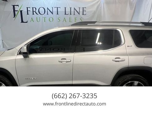Used 2018 GMC Acadia SLT w/ LPO, Cargo Package FWD image 3