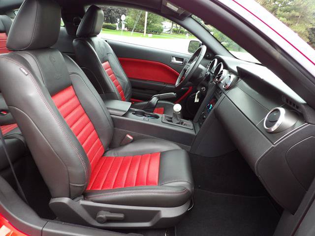 Used 2009 Ford Mustang Shelby GT500 RWD image 28