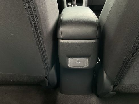 Used 2025 Nissan Versa SV image 18