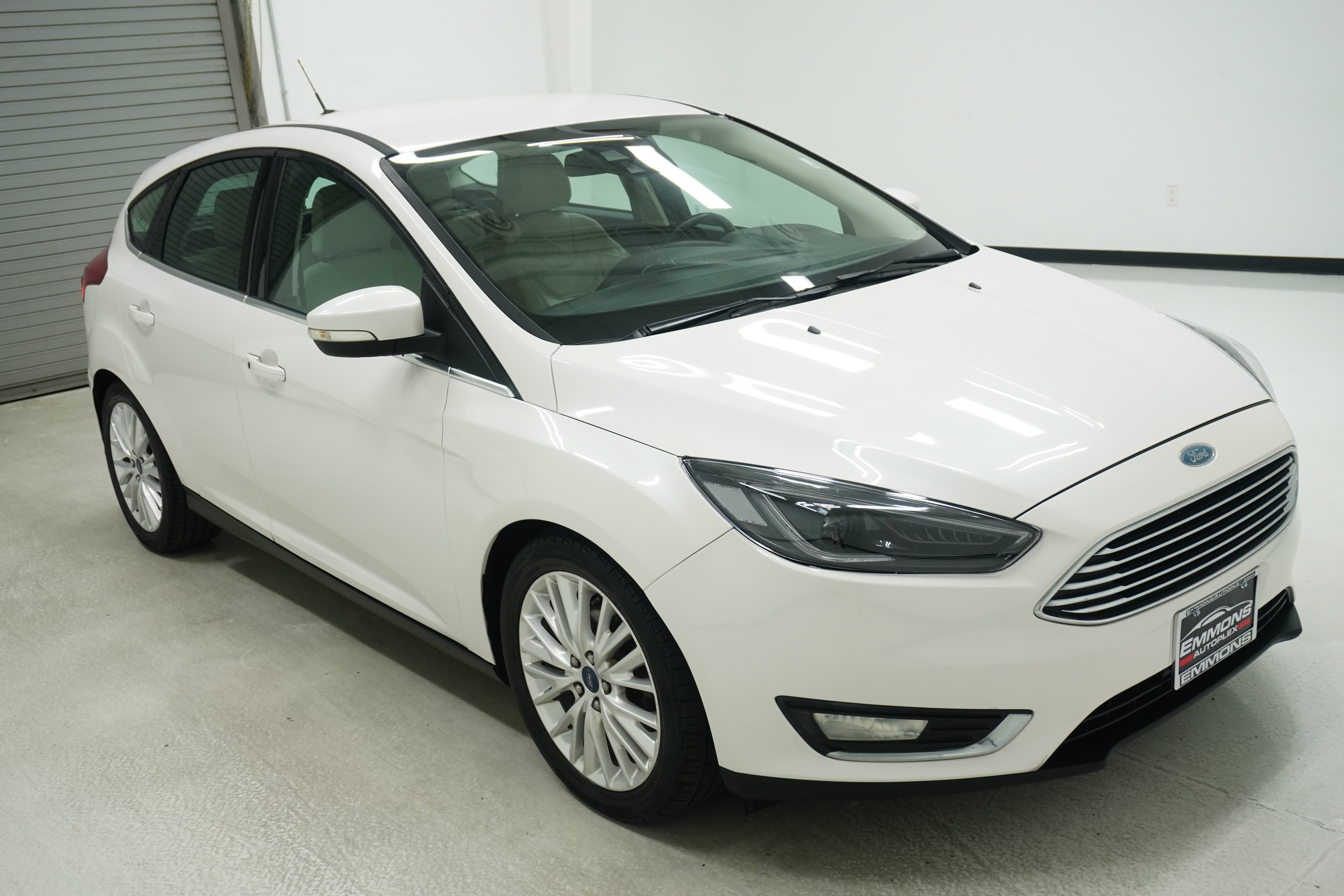 Used 2015 Ford Focus Titanium w/ Titanium Technology Package FWD image 3