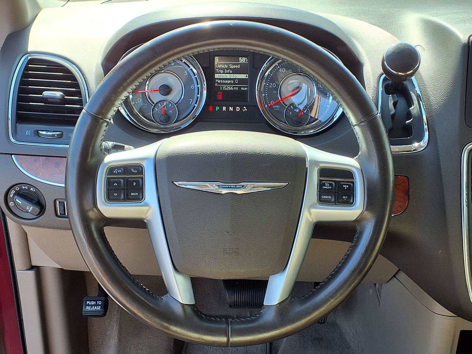 Used 2014 Chrysler Town & Country Touring FWD image 28