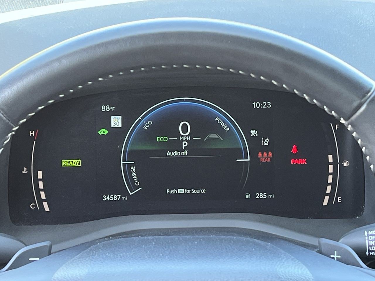 Used 2025 Toyota Camry SE FWD image 13