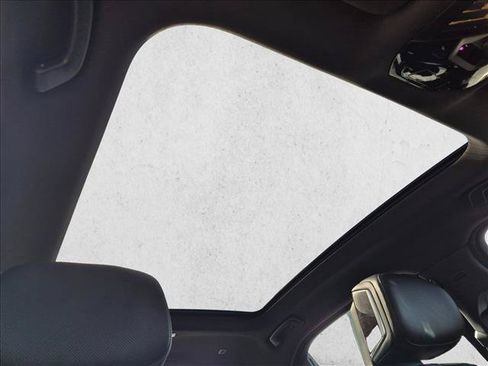 Used 2023 BMW 740i RWD image 19