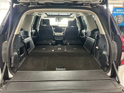 Used 2025 Ford Expedition Active image 9