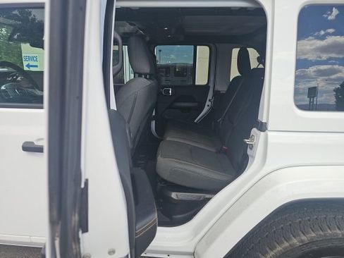 Used 2024 Jeep Wrangler Unlimited Sahara AWD/4WD image 7