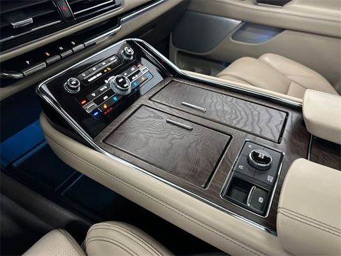 Used 2022 Lincoln Navigator Reserve image 35