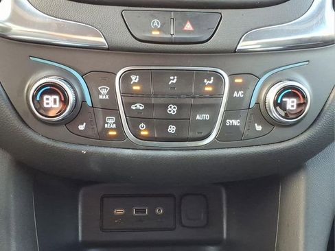 Used 2023 Chevrolet Equinox LT image 19