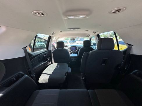Used 2020 Chevrolet Traverse LT FWD image 12