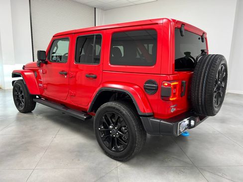 Used 2024 Jeep Wrangler Unlimited Sahara AWD/4WD image 6